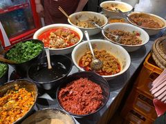 -爆炸头阿姨小四川正宗川味小吃(无任何分店)