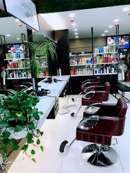 点击看大图 -时美美发1945老字号名店