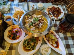 -丝路天山酒店(国际大巴扎店)