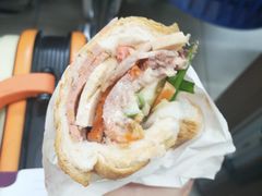 -Bánh Mì Huynh Hoa