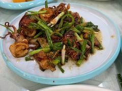 葱爆鱿鱼-双月饭店·20年老字号(新村店)