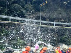 -安吉龙王山峡谷漂流