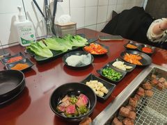 -肉甲韩国木炭烤肉(新壹街1店)