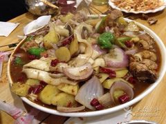 大盘鸡-老钟家烤羊排·敦伊阁清真餐厅胡羊焖饼