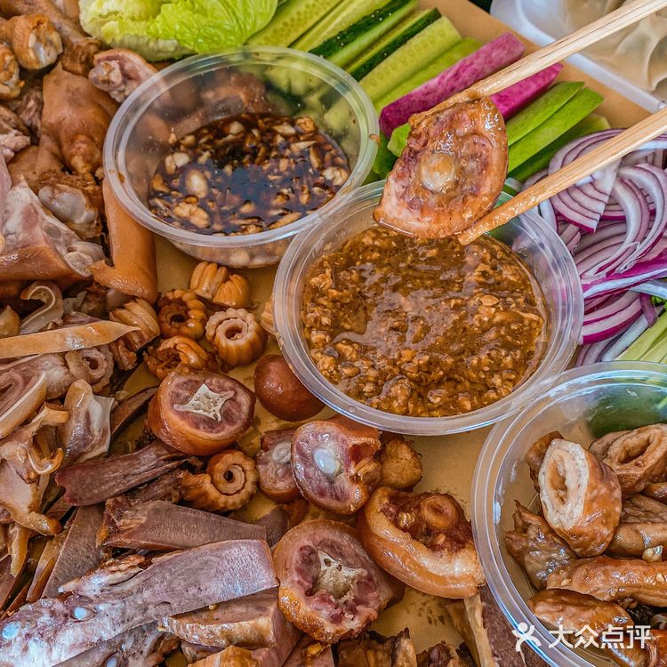 不用飞东北也能吃到正宗的东北卤菜啦🍖