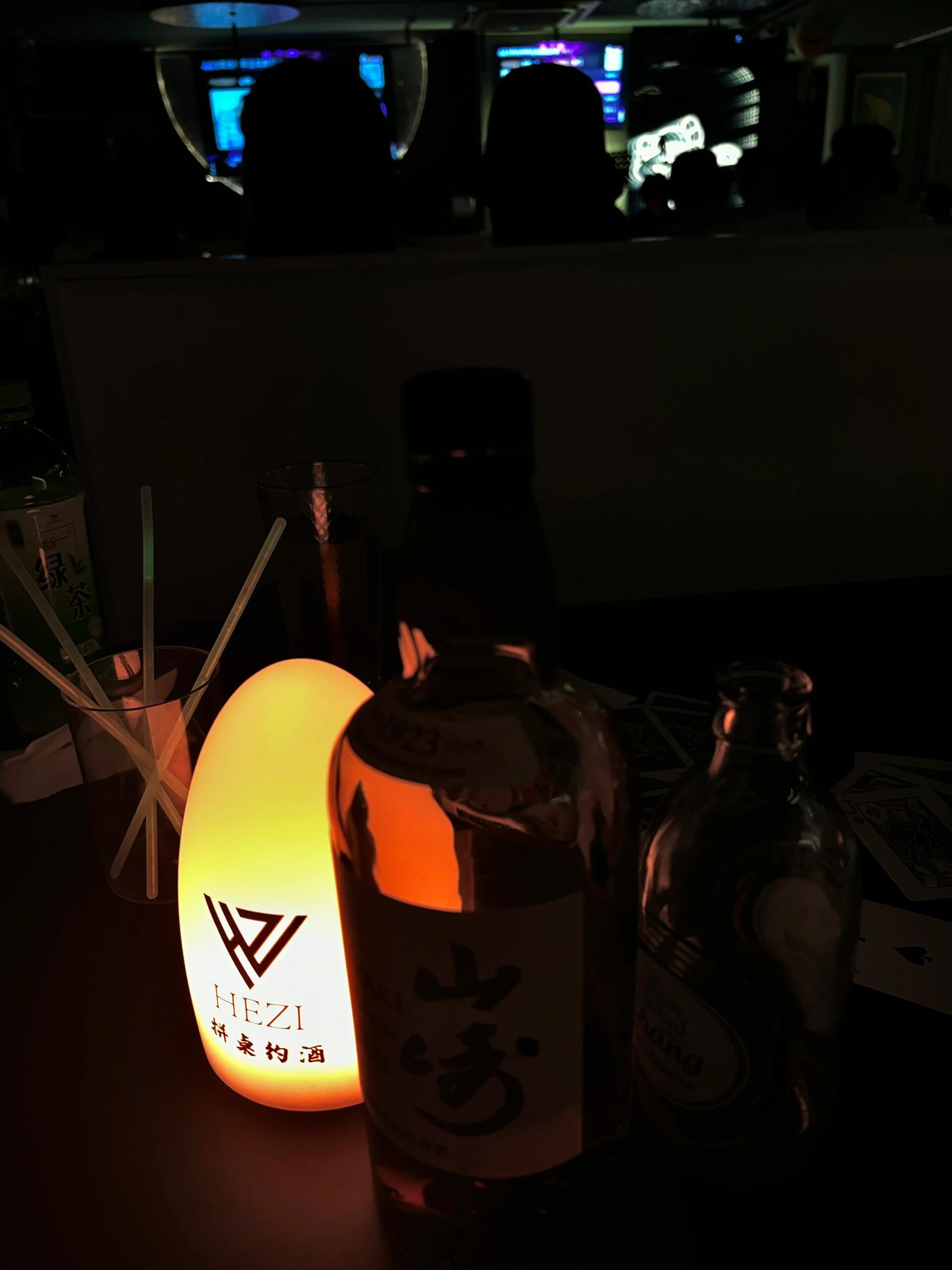 酒瓶空了我也倒了
#现场live#五道口酒吧#赫兹酒吧#周边高校🌟