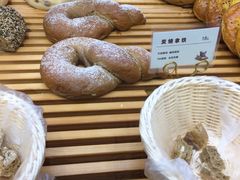 -焙丽拾光(麦凯乐直营店)