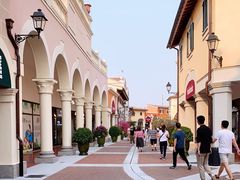 -佛罗伦萨小镇广佛名品奥特莱斯(疏港路店)