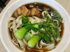 红烧肉刀削面-华天新川面馆(缸瓦市店)
