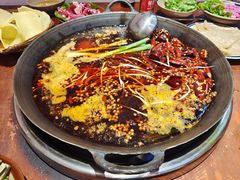 -四小区火锅·巷子里的重庆火锅(花照壁店)