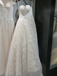 点击看大图 -艾米丽婚纱礼服