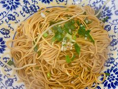 葱油面配鱼汤-鱼汤面