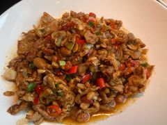 老坛白椒炒土猪肉-凤凰湘语·湘粤鲜融(浦东旗舰店)