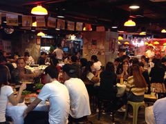 大堂-鲜入围煮花胶鸡海鲜火锅