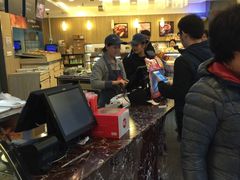 -85度C(生甜甜圈研究工坊·上海平凉店)