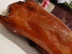看起来很像烤乳猪的烤鸭-翠园(兴业太古汇店)