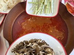 -毛辣果·贵州红酸汤牛肉火锅(西单店)