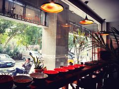 -LEO CAFE