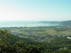 老鹰房露台外的山海景-三亚亚龙湾人间天堂鸟巢度假村
