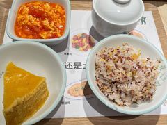 -老乡鸡(上海白玉兰广场店)