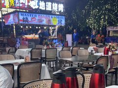 -刘姐啤酒鱼民族演艺餐厅(西街总店)