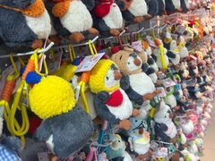 -义乌小商品批发市场(中国小商品城·篁园服装市场店)