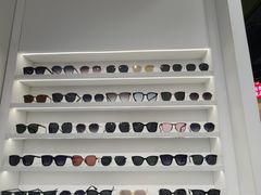 -美式眼镜·授权蔡司.依视路.尼康.豪雅.明月(南翔印象城店)