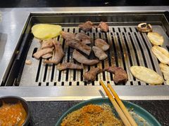 -臻牛烤肉