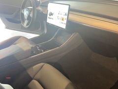 -TESLA 特斯拉(北京颐堤港体验店)