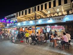 -席娜卡琳火车铁道夜市