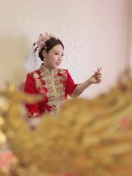 -红馆妆造(中央大街店)