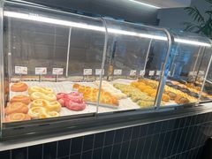 面包甜点陈列柜-烫面包·面包烘焙(绿地缤纷城店)