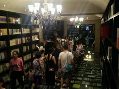 -钟书阁(松江泰晤士小镇店)