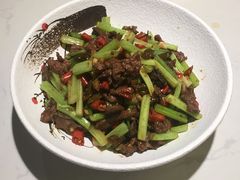 小炒黄牛肉-慕湘精致湖南菜(水贝店)