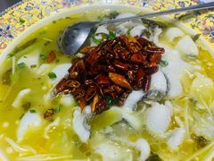 重庆酸菜黑鱼片-乾隆美食·本帮菜(黄河路店)