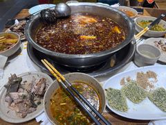 -肖肖酸萝卜鱼火锅(总店)
