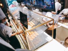 面包甜点陈列柜-月枫堂(长春这有山店)