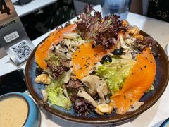 烟熏三文鱼杂菌沙拉-BE BRIGHT KITCHEN(正佳广场店)