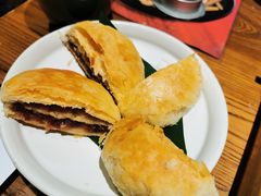 玫瑰鲜花饼-云海肴·汽锅鸡·云南菜(美罗城店)