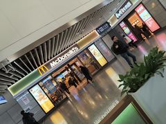 -麦当劳(上海虹桥站30B检票口楼上)