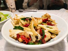 大碗花菜-费大厨辣椒炒肉(新城吾悦广场店)