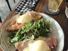 -ROAST coffee & eatery