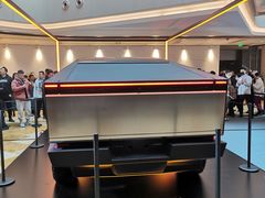 -TESLA 特斯拉(上海太古汇体验店)