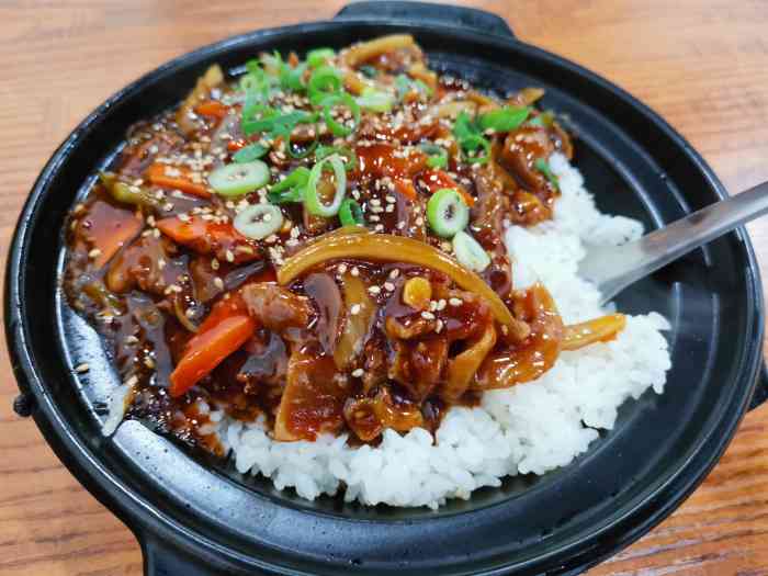 张吉记砂锅饭-"还行吧.出门在外受到到很多限制.吃什么好.
