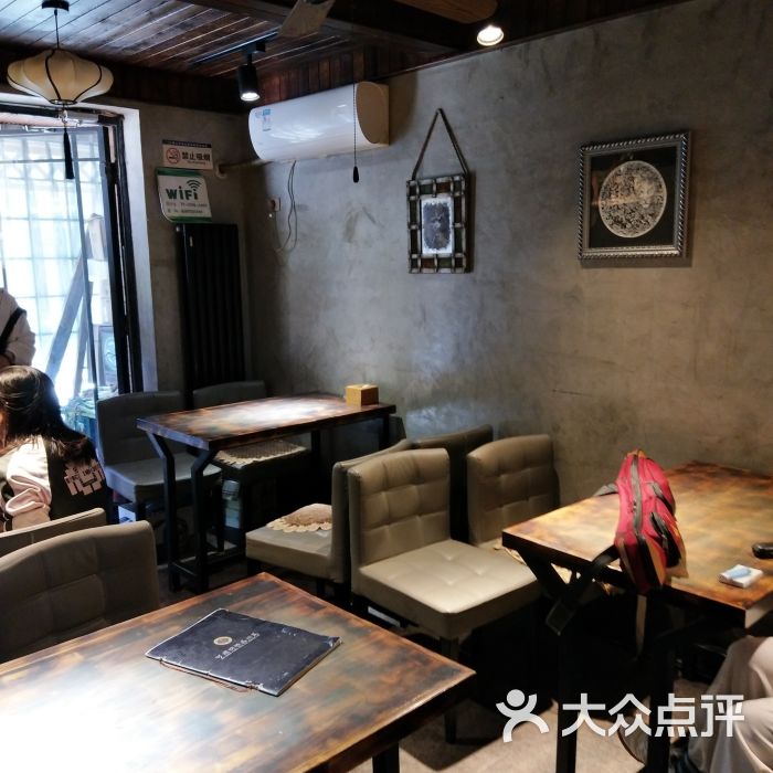 可颂坊(烈士山街店)-大堂图片-鞍山美食-大众点评网