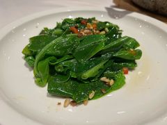 松子炒山苏叶-若蘭慈·无国界素食料理(欢乐海岸店)
