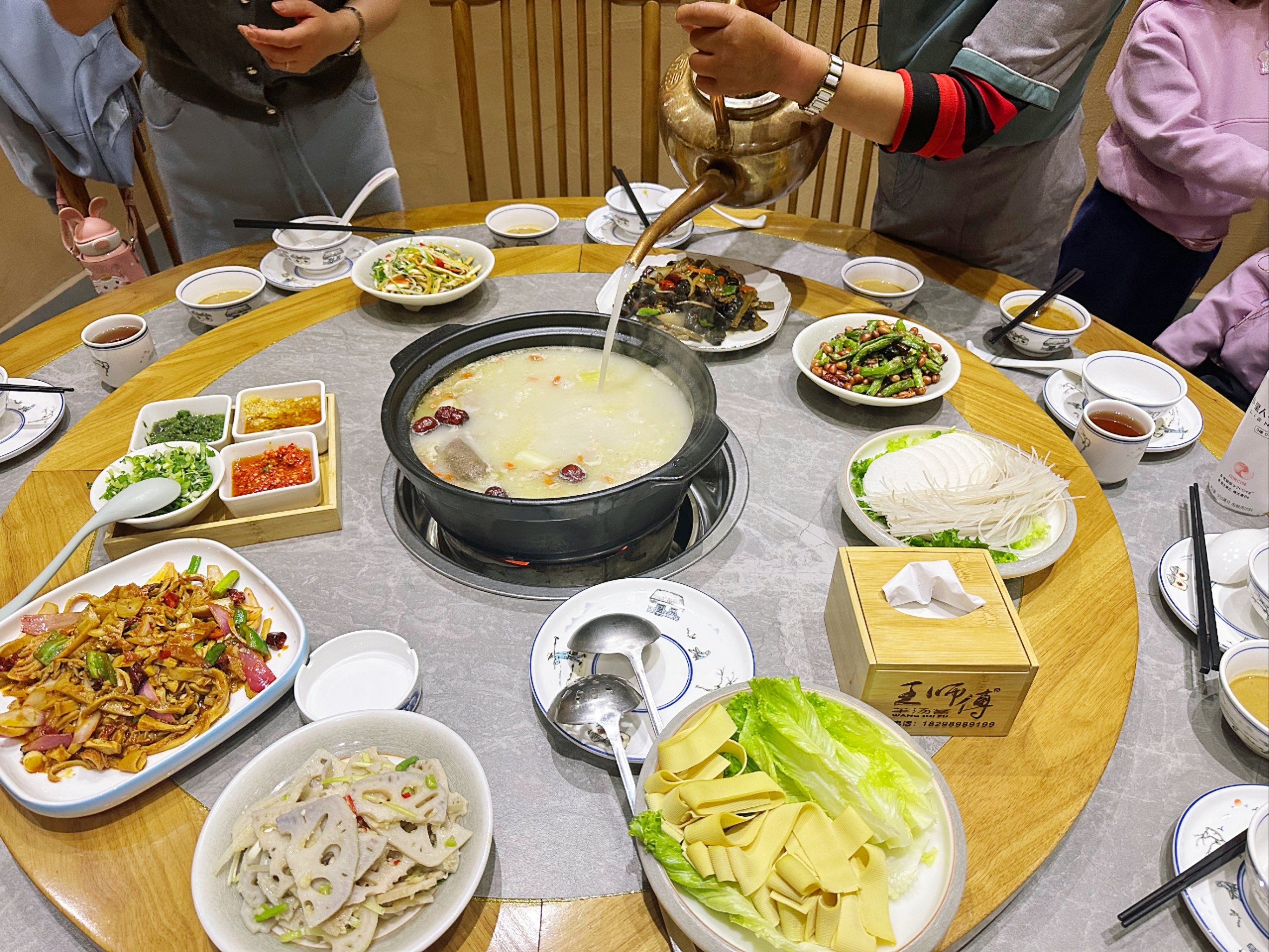 王师傅羊汤客到嘉峪关必尝的美食