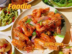 -三亚火车头万人海鲜广场