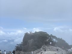 -黄山光明顶山庄