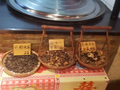 -靠山屯东北农家菜(八龙桥雅苑店)